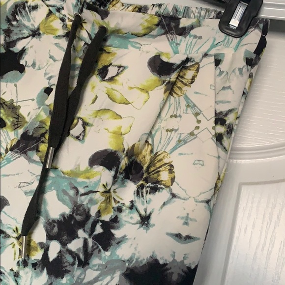 Floral trouser - Picture 2 of 2
